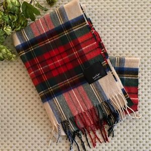 🦌❤️Lord & Taylor Plaid Scarf❤️🦌